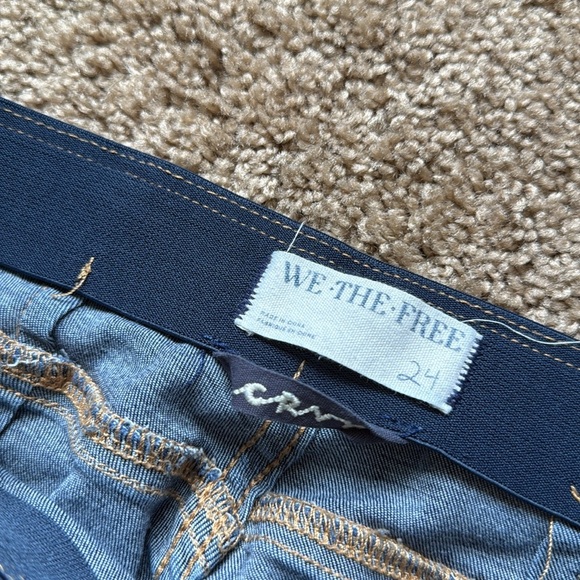 We The Free Curvy Last Dance Low Rise Flare Crop Jeans Dark Wash Pull On - Picture 6 of 10
